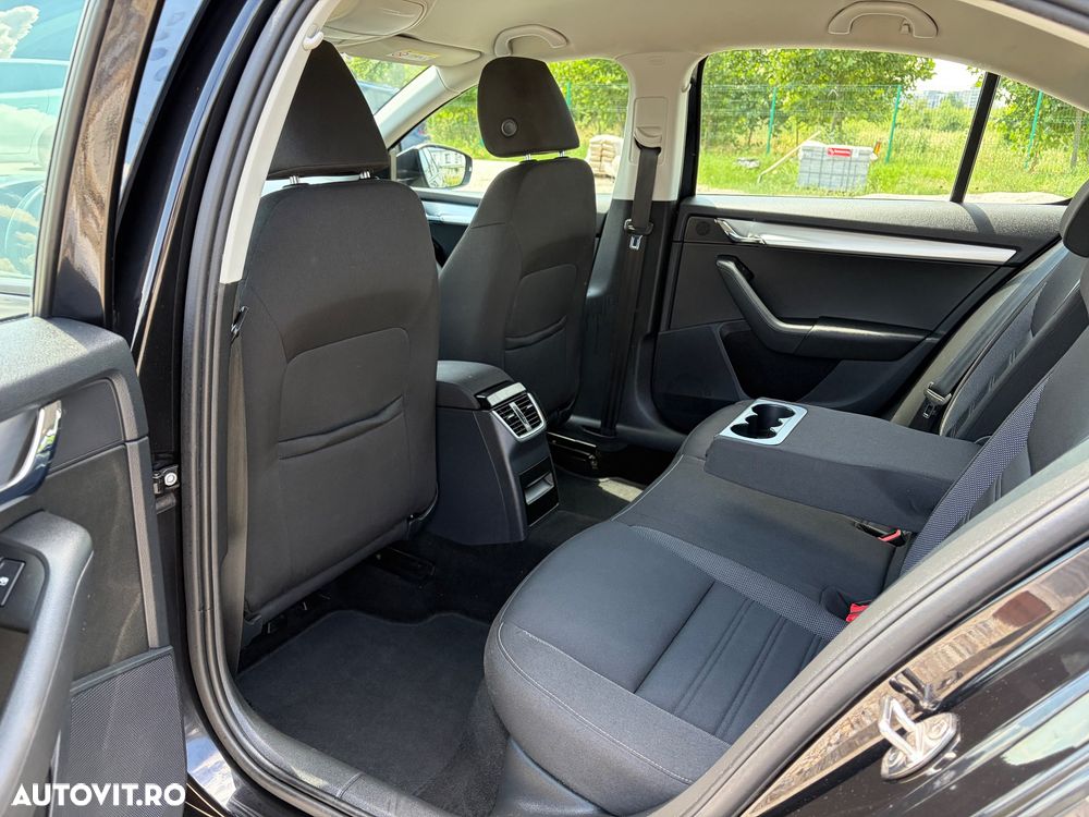 Skoda Octavia 1.6 TDI DSG Ambition - 12