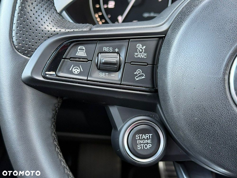 Alfa Romeo Stelvio 2.0 Turbo 16V AT8-Q4 Super - 28