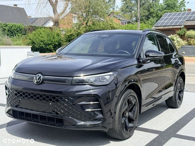 Volkswagen Tiguan - 1