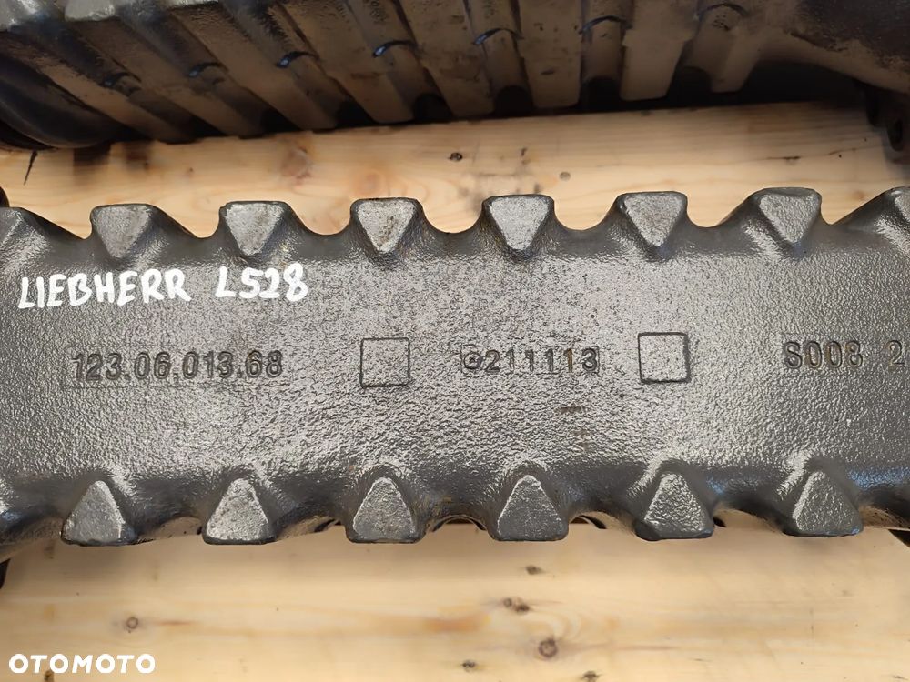 Pochwa mostu 123.06.013.68 Liebherr L528 (10x31) - 10