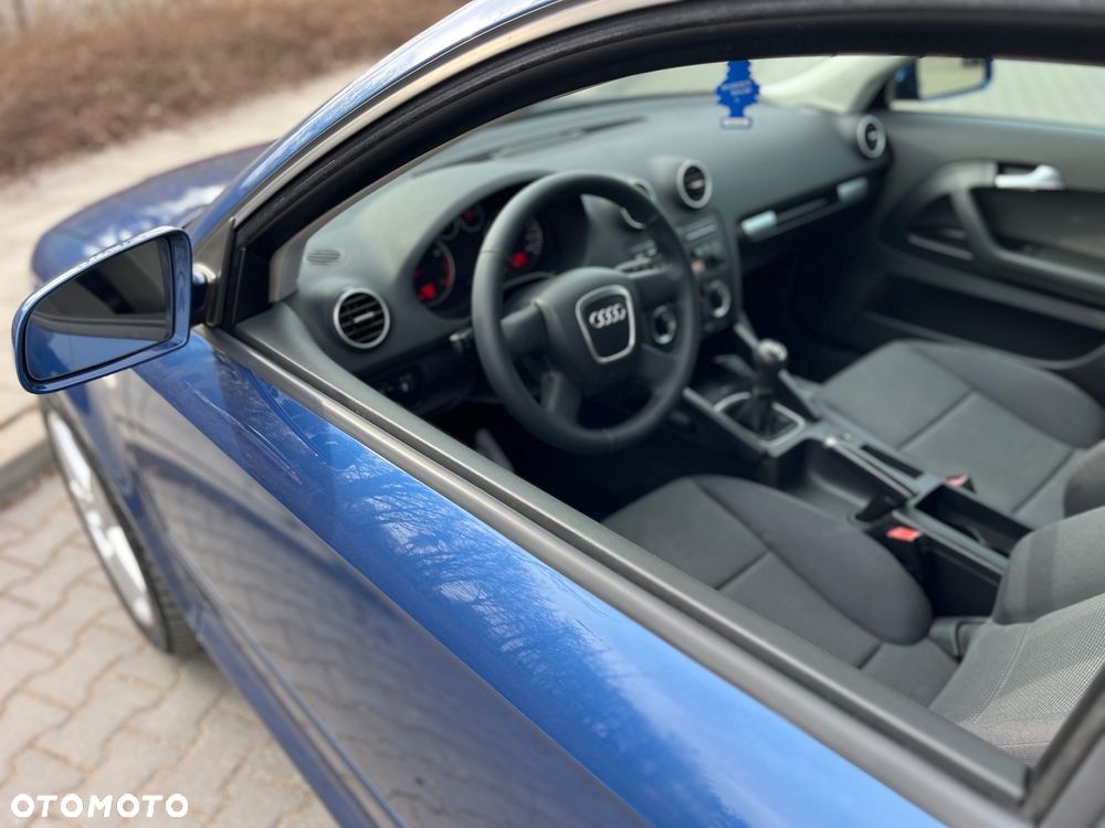 Audi A3 3-drzwiowe 1.6 Ambition - 30