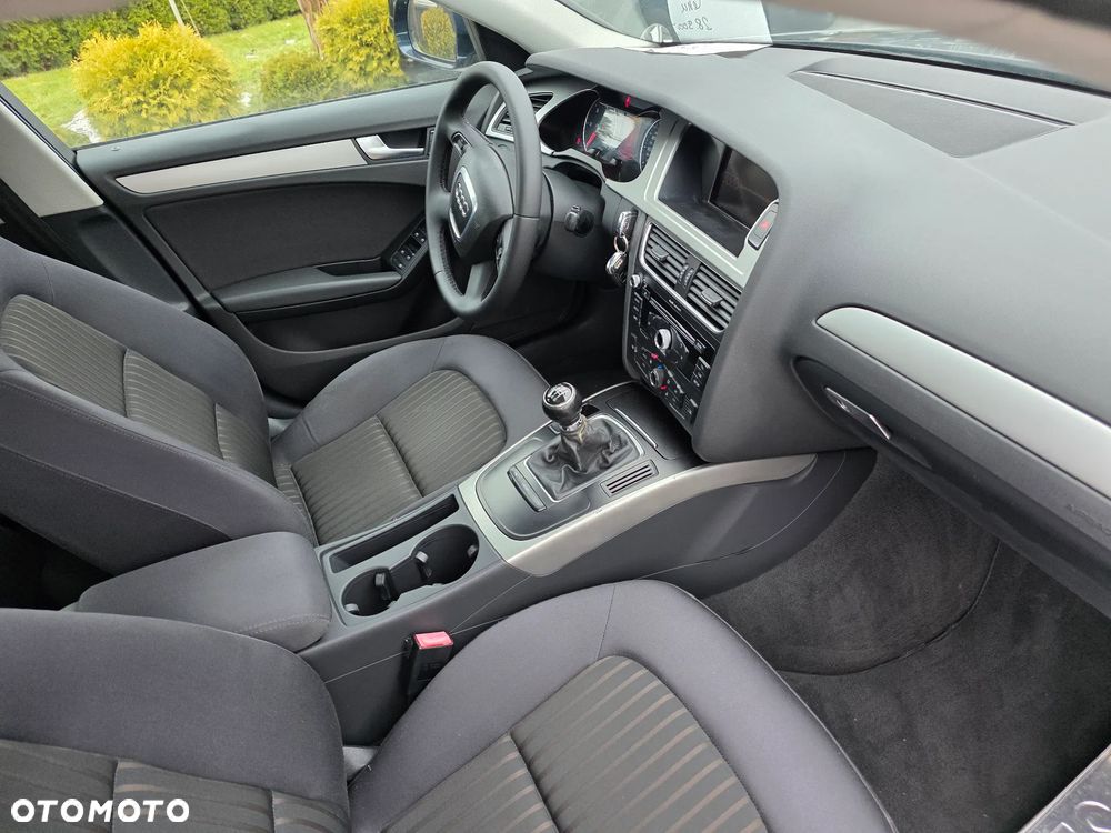 Audi A4 Avant 2.0 TDI DPF Ambiente - 8
