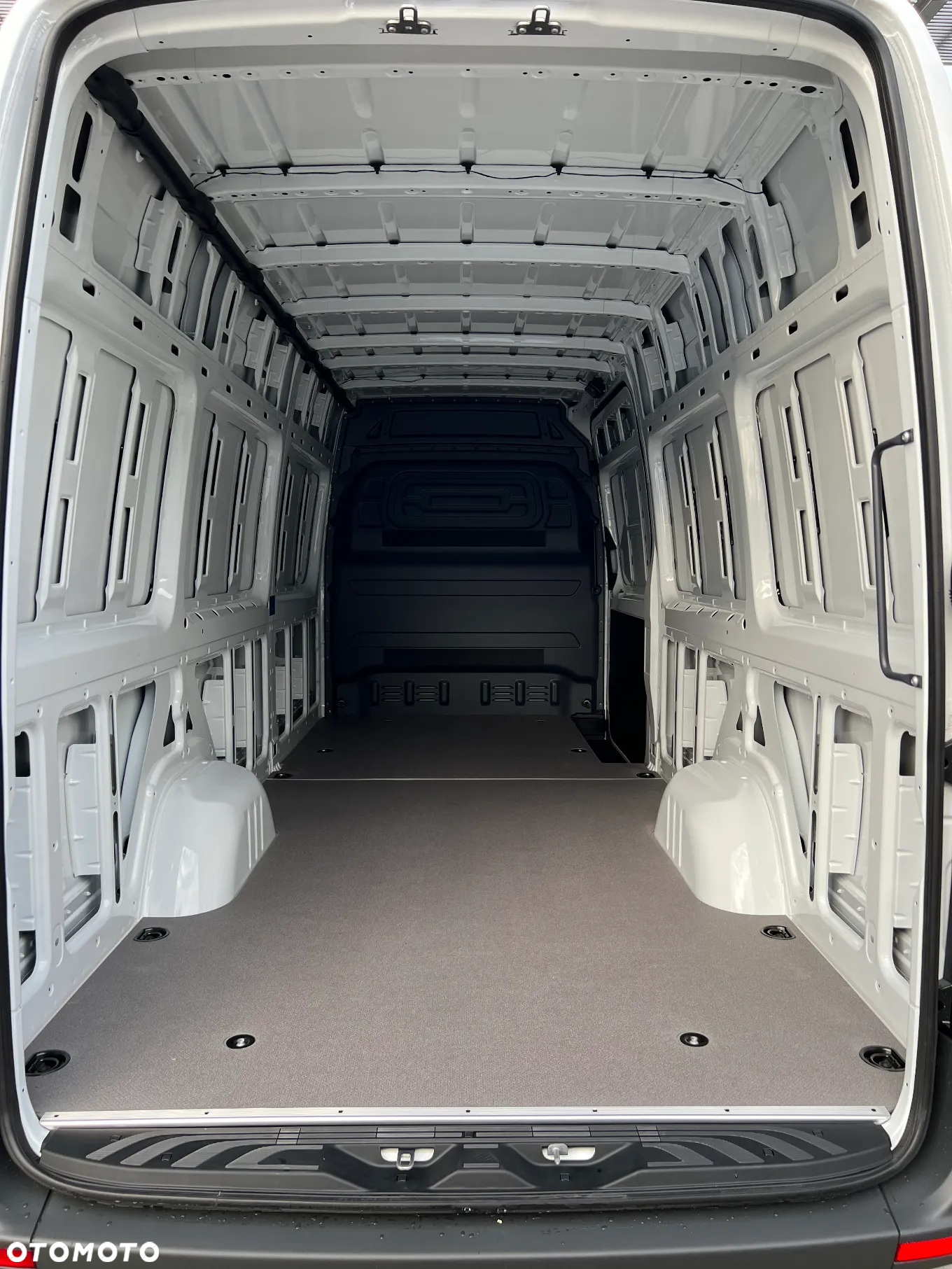 Mercedes-Benz Sprinter 319 CDI - 15