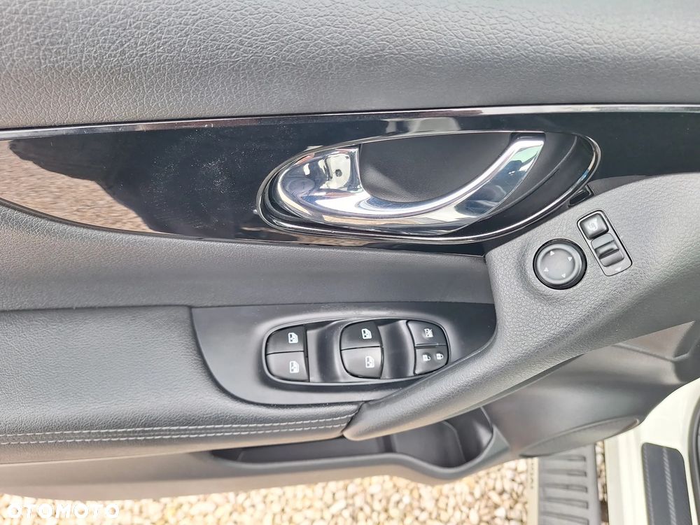 Nissan Qashqai 1.3 DIG-T SHIRO - 28