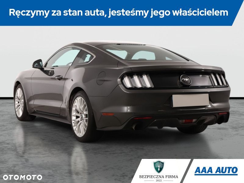 Ford Mustang - 6