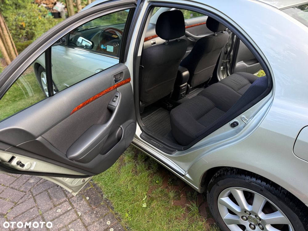 Toyota Avensis 1.8 VVT-i Sol - 8
