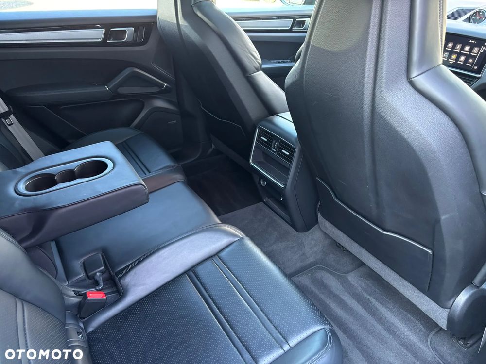 Porsche Cayenne Platinum Edition - 14