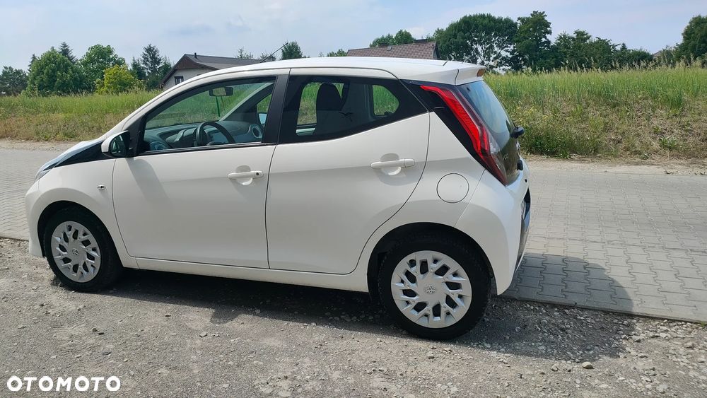 Toyota Aygo x-trend - 13