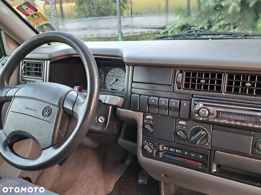 Volkswagen Multivan - 20