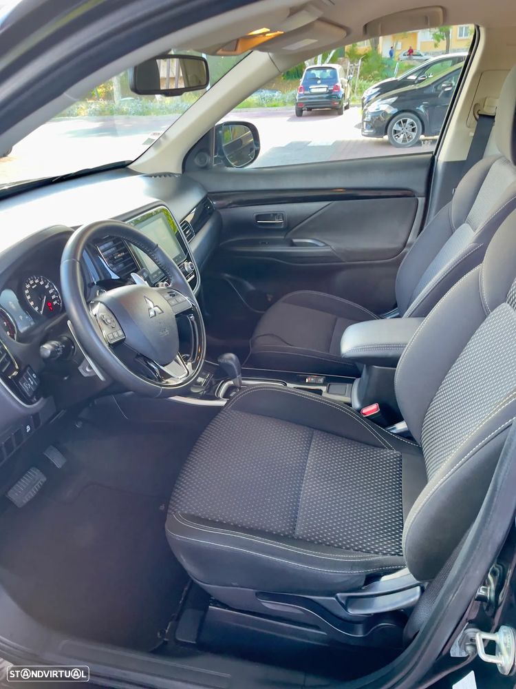 Mitsubishi Outlander 2.0 Kaiteki CVT - 21
