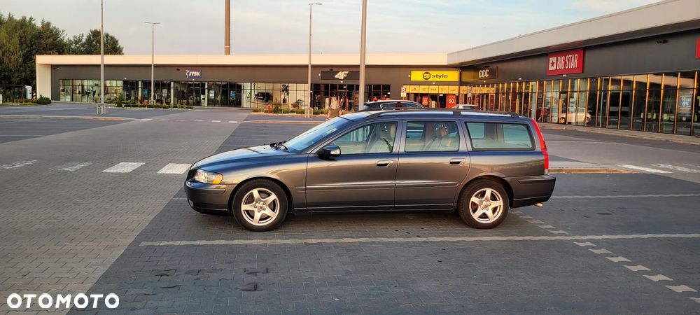 Volvo V70 D5 Momentum - 1