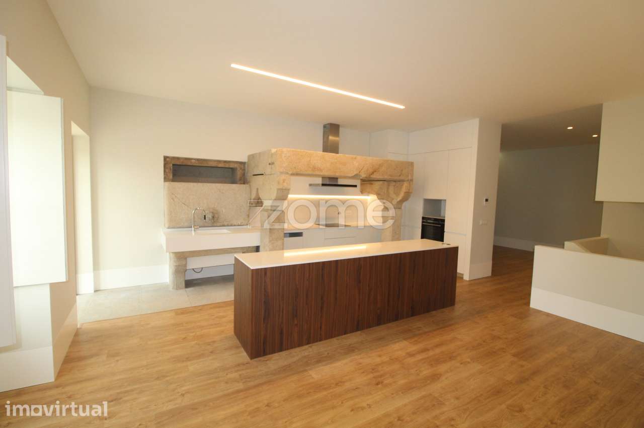 T2+1 duplex - centro de Viana - Grande imagem: 2/13