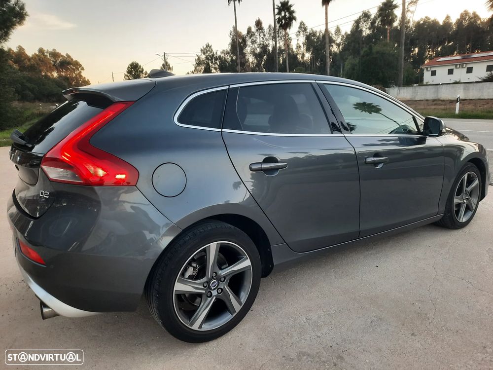 Volvo V40 1.6 D2 R-Design - 18