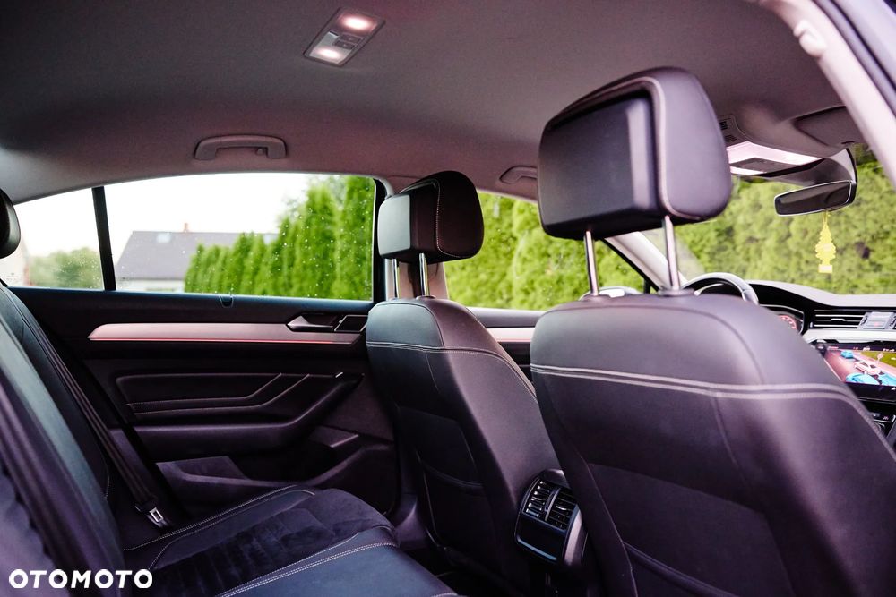 Volkswagen Passat 2.0 TSI Business DSG - 31