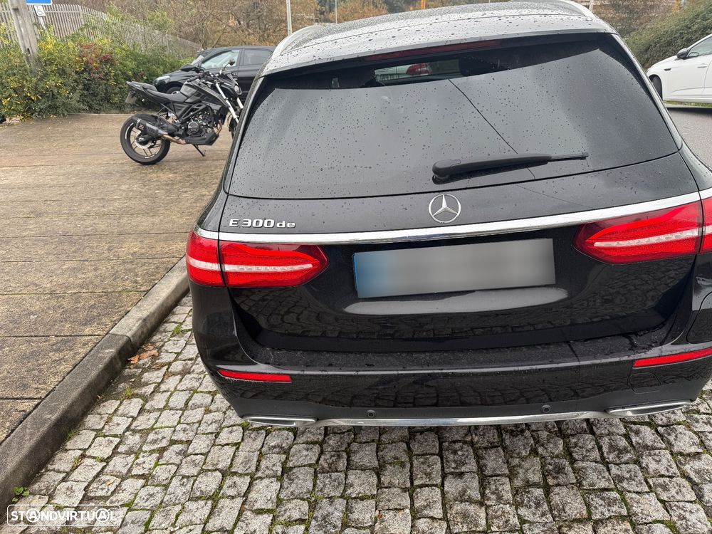 Mercedes-Benz E 300 de 9G-TRONIC AMG Line - 2