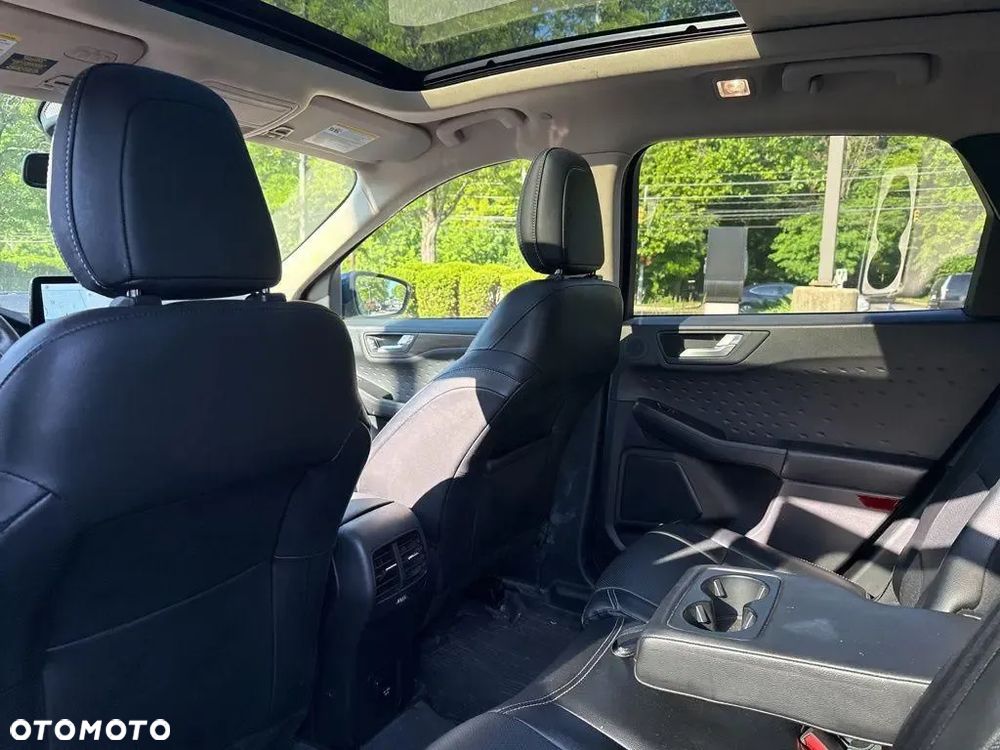 Ford Escape 2.0 EcoBoost AWD Titanium - 9