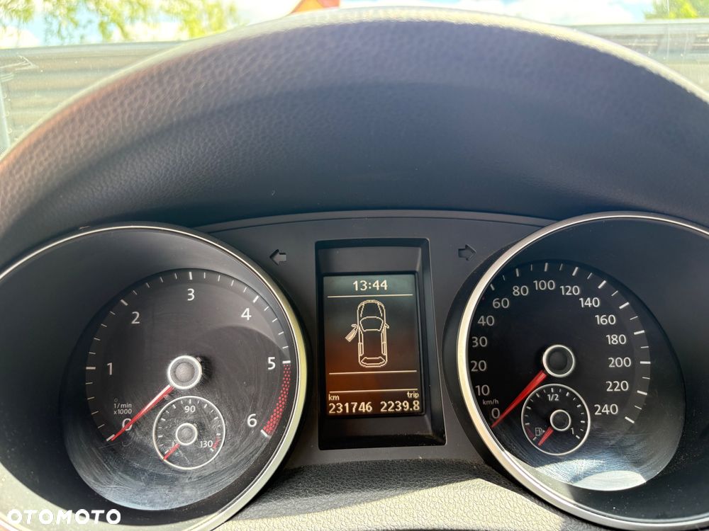 Volkswagen Golf 2.0 TDI DPF Highline - 8