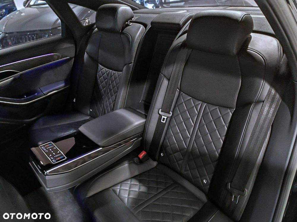 Audi S8 - 23
