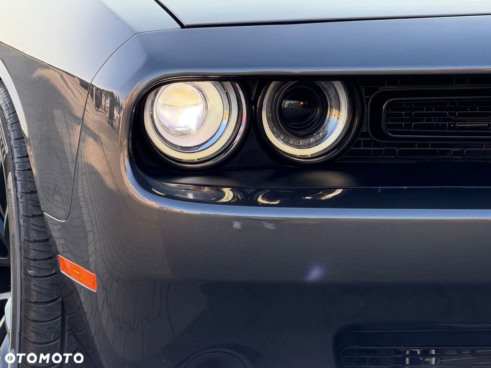 Dodge Challenger - 21