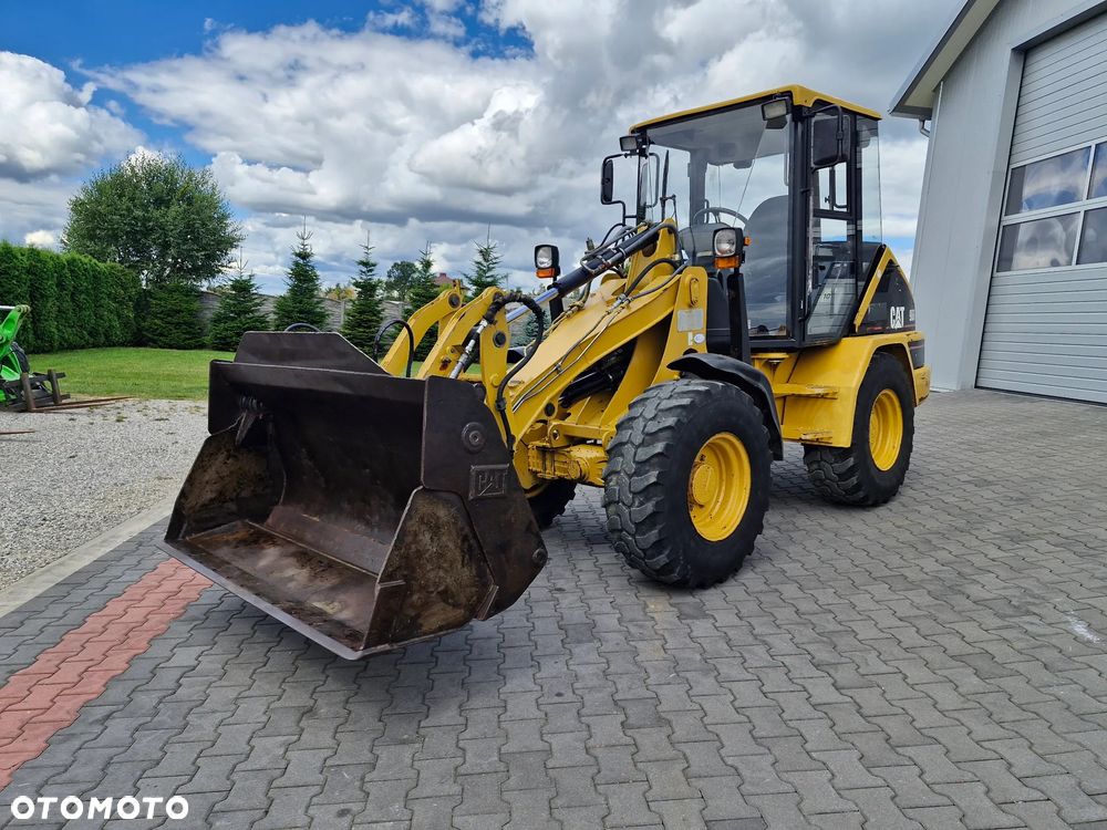 Caterpillar 906 - 2