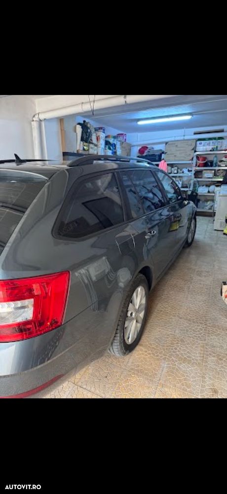 Skoda Octavia 2.0 TDI DSG Ambition - 10