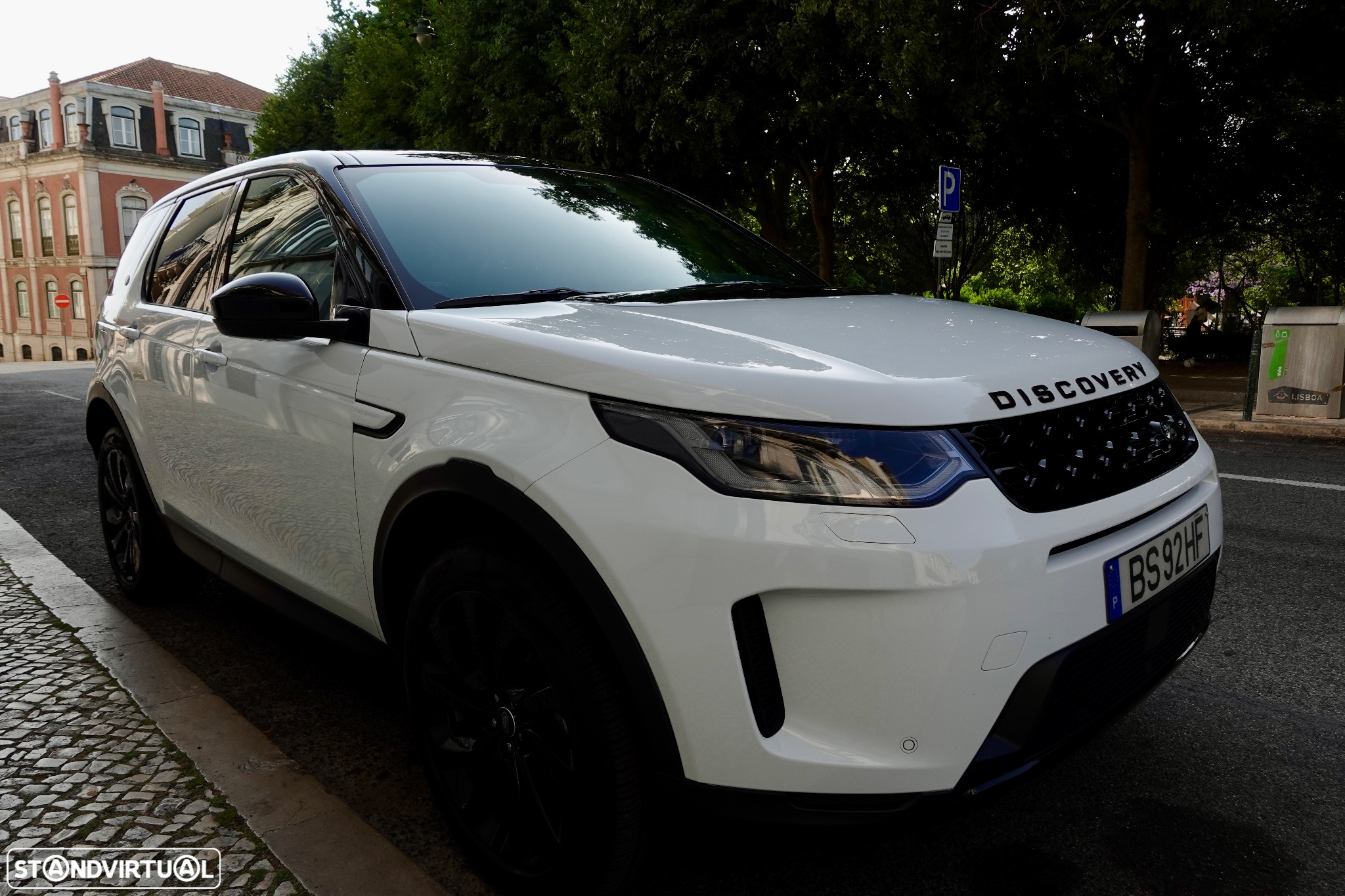 Land Rover Discovery Sport 1.5 I3 P300e AWD R-Dynamic SE - 43