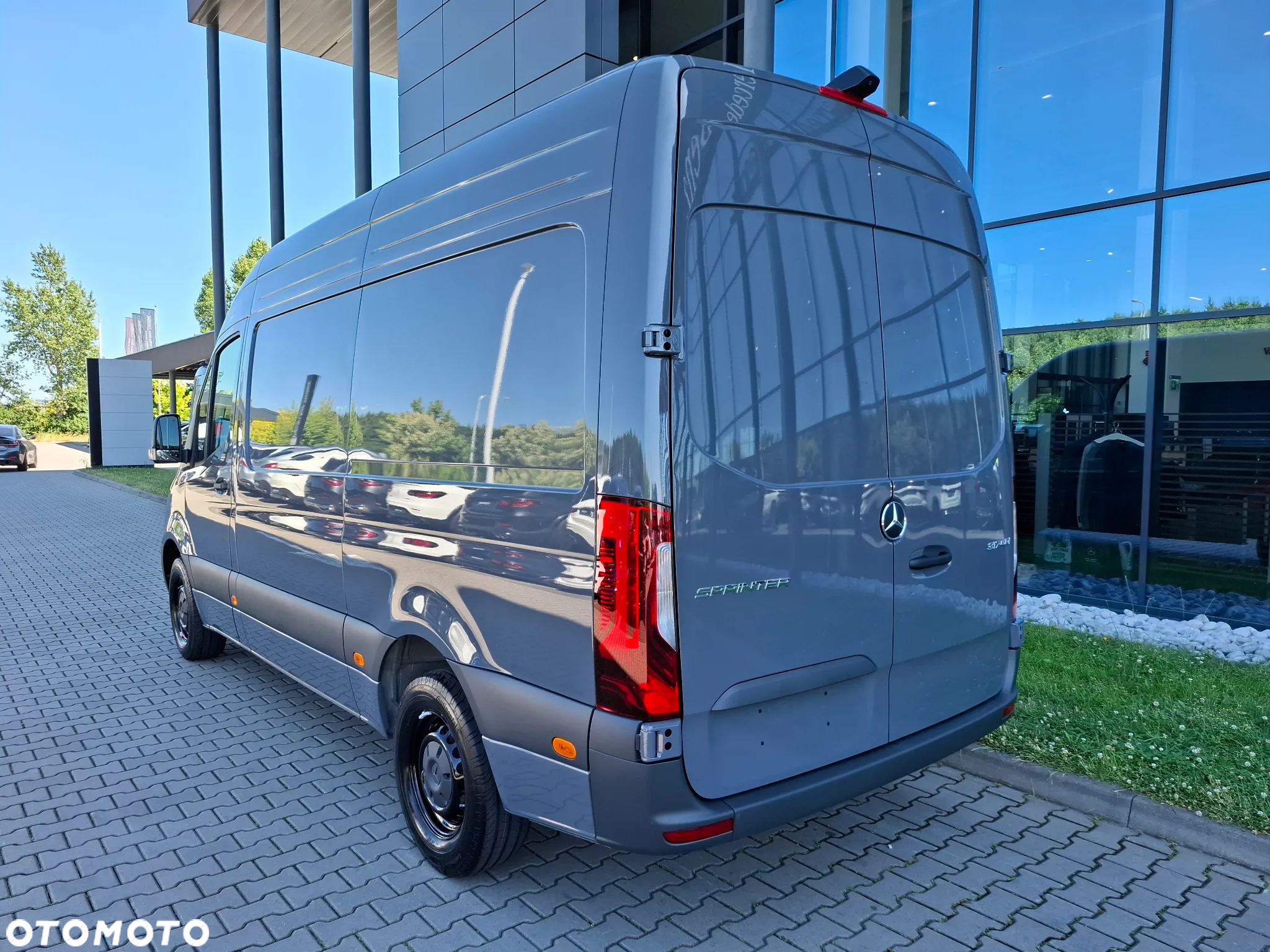 Mercedes-Benz Sprinter 317 CDI Furgon PRO 3665 mm L2H2 - 7