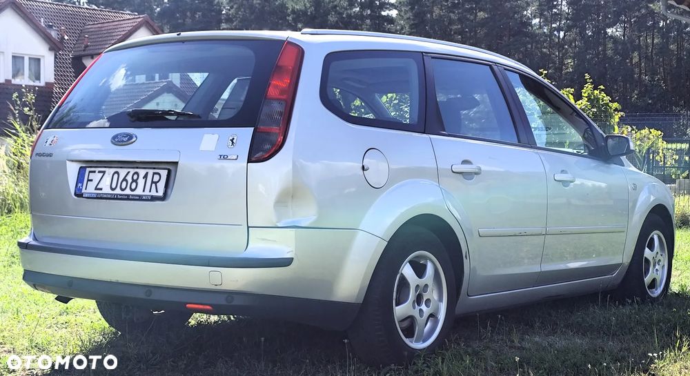 Ford Focus 1.6 TDCi DPF Ghia - 5