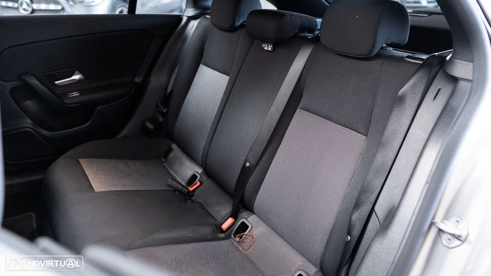 Mercedes-Benz CLA 180 d Shooting Brake Business Solutions - 39