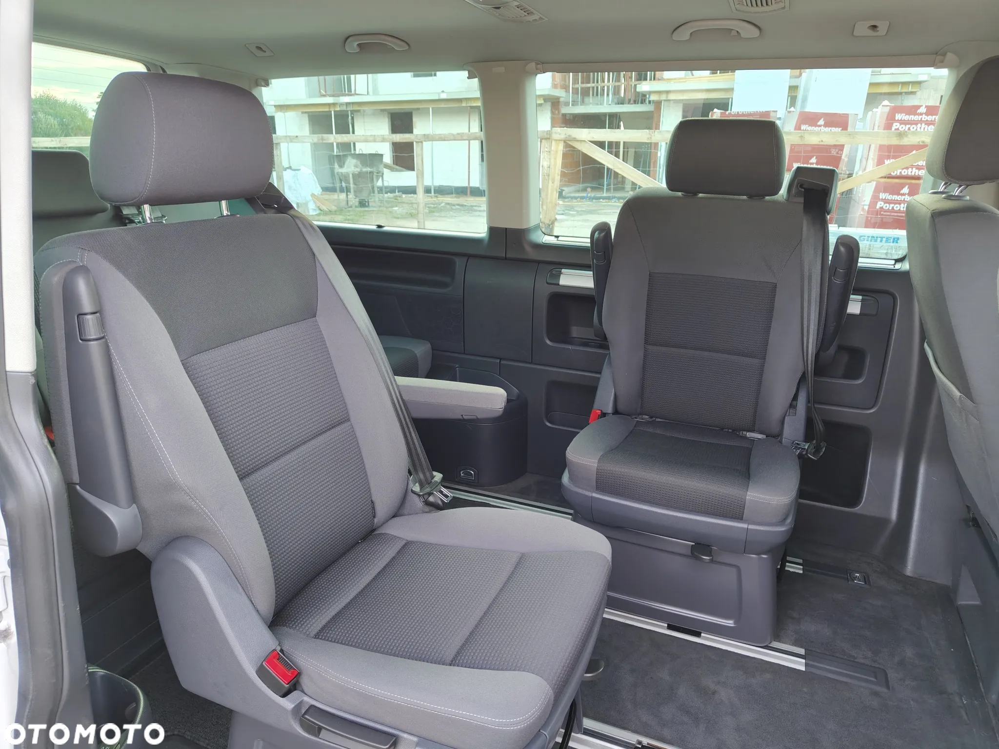 Volkswagen Multivan - 22