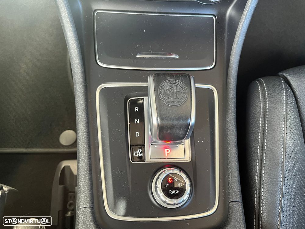 Mercedes-Benz CLA 45 AMG 4Matic 7G-DCT - 38