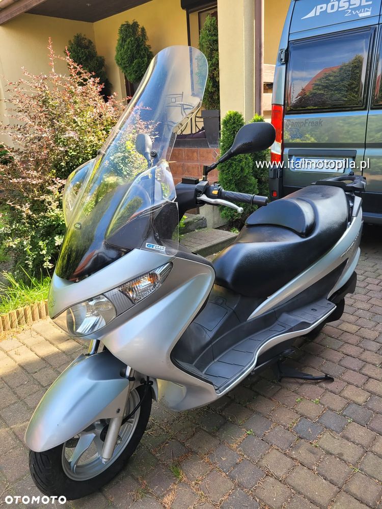 Suzuki Burgman - 27