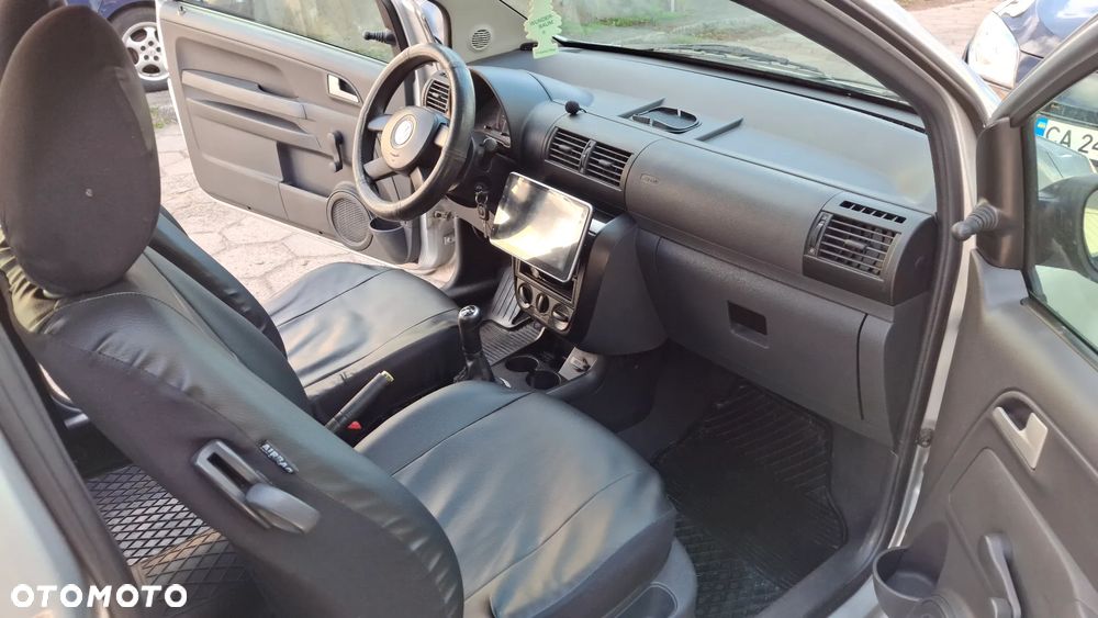 Volkswagen Fox - 4