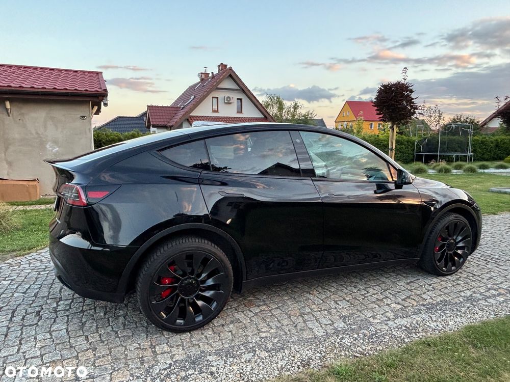 Tesla Model Y Long Range Dual Motor AWD - 31