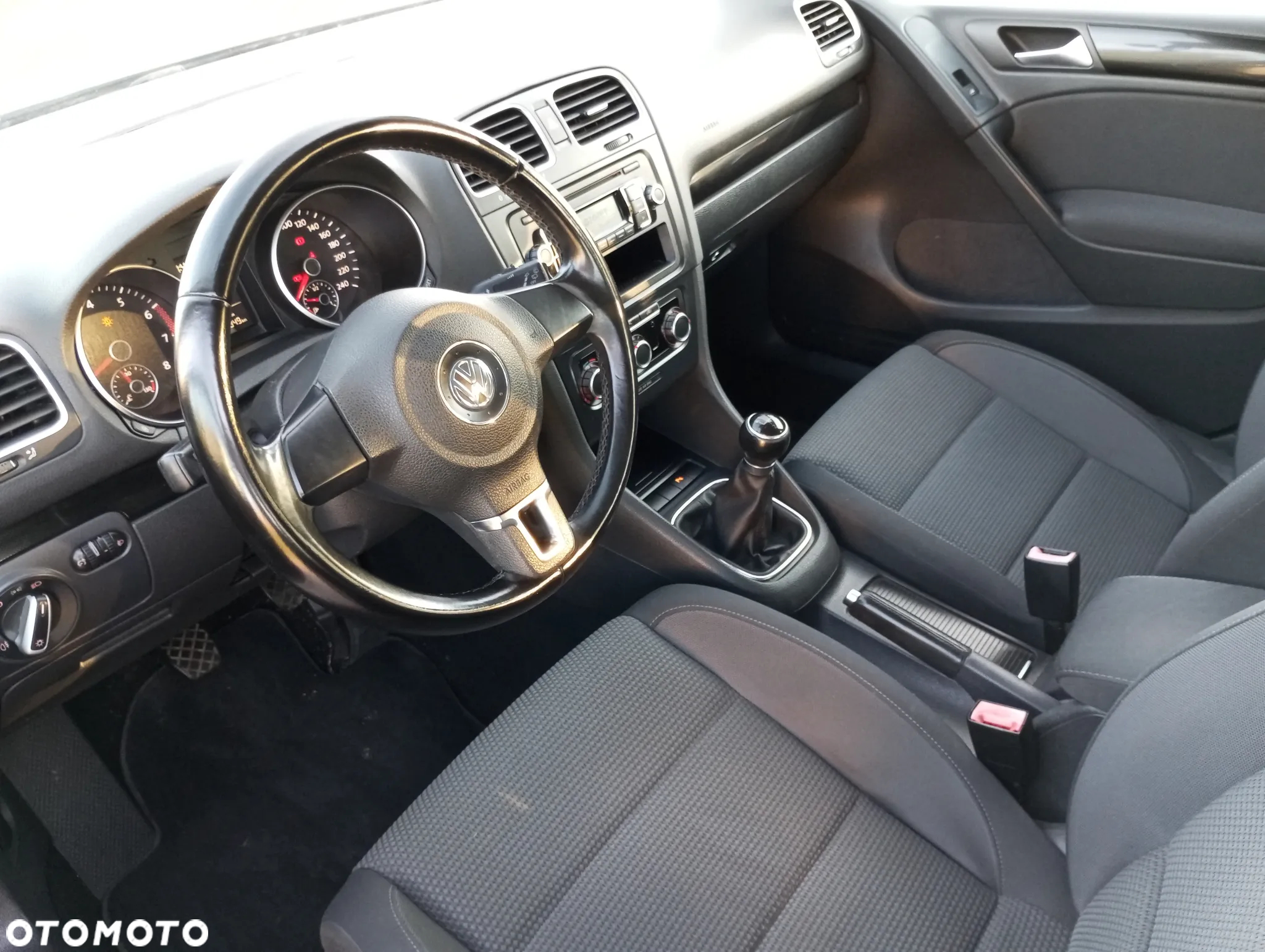 Volkswagen Golf VI 1.6 Comfortline - 5