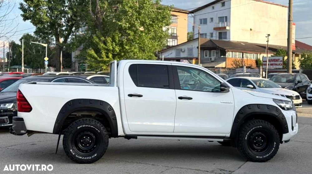 Toyota Hilux - 11