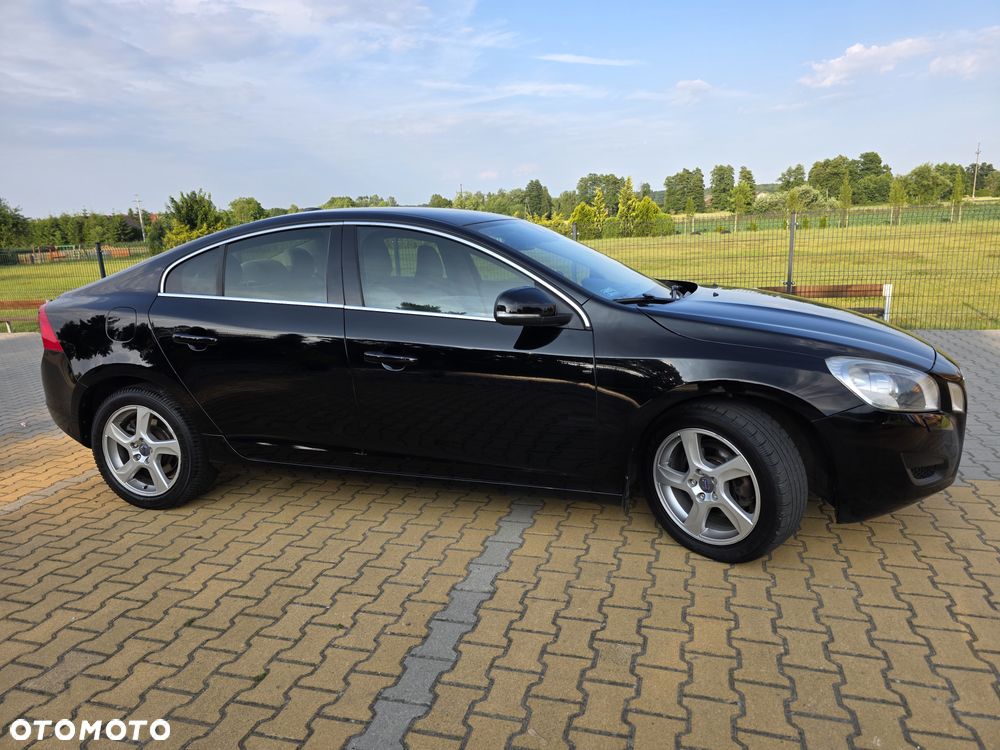 Volvo S60 T4 Momentum - 4