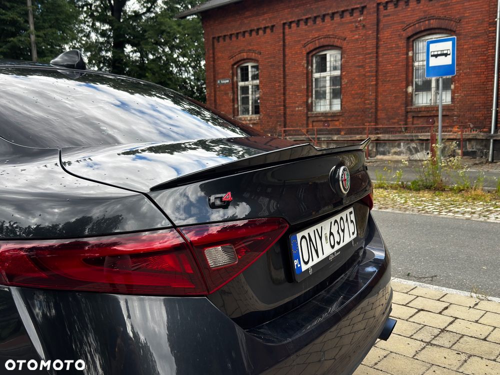 Alfa Romeo Giulia 2.0 Turbo 16V AT8-Q4 Ti - 7