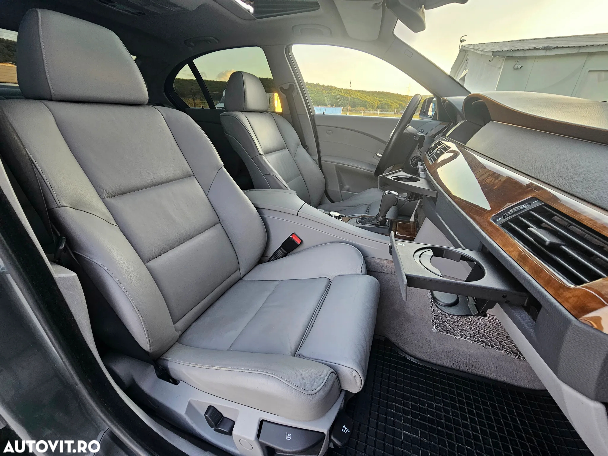 BMW Seria 5 525d Aut. - 25