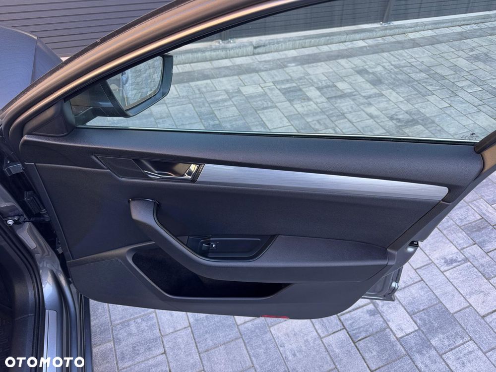 Skoda Superb 2.0 TDI SCR Ambition DSG - 14