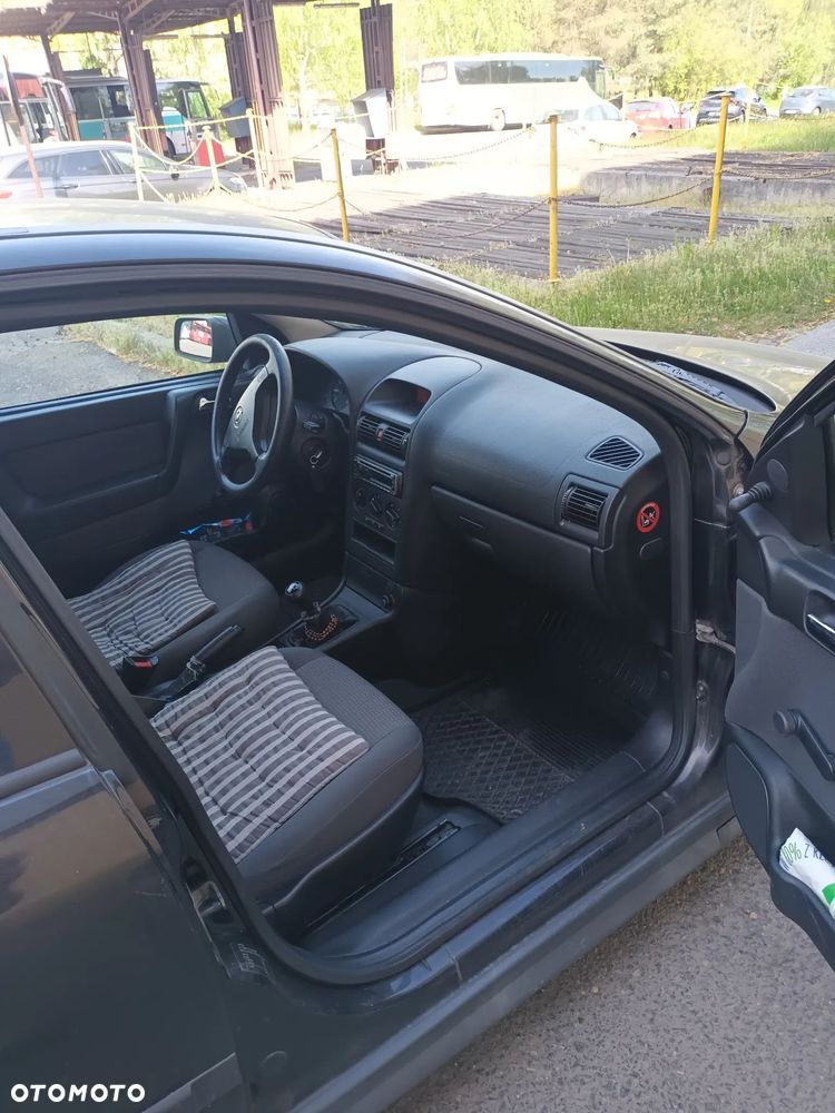 Opel Astra 1.4 - 3