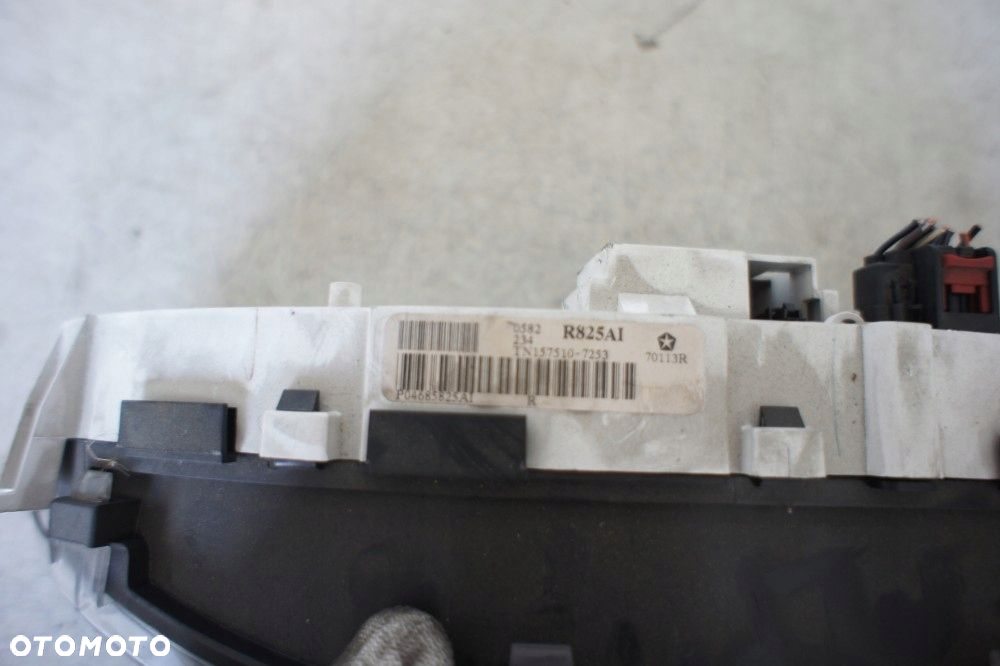 CHRYSLER GRAND VOYAGER LICZNIK P04685825AI - 2