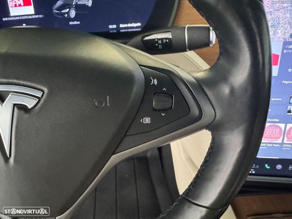 Tesla Model X 100 kWh Long Range AWD - 37