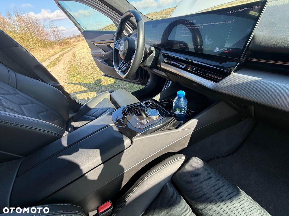 BMW Seria 5 520d xDrive mHEV - 14