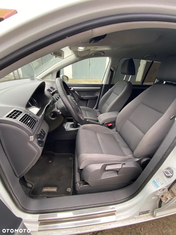 Volkswagen Touran - 20