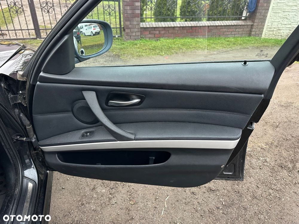 BMW Seria 3 325i Edition Exclusive - 10