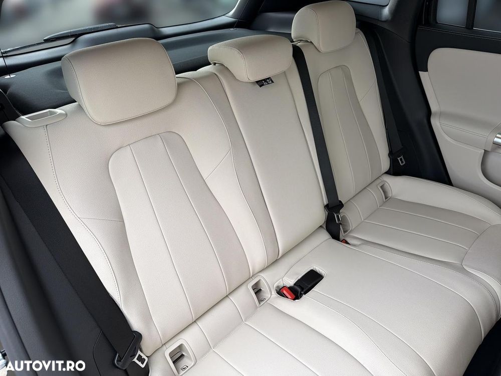 Mercedes-Benz GLA - 16