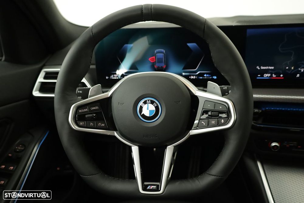 BMW 330 e Edição Desportiva M Auto - 15