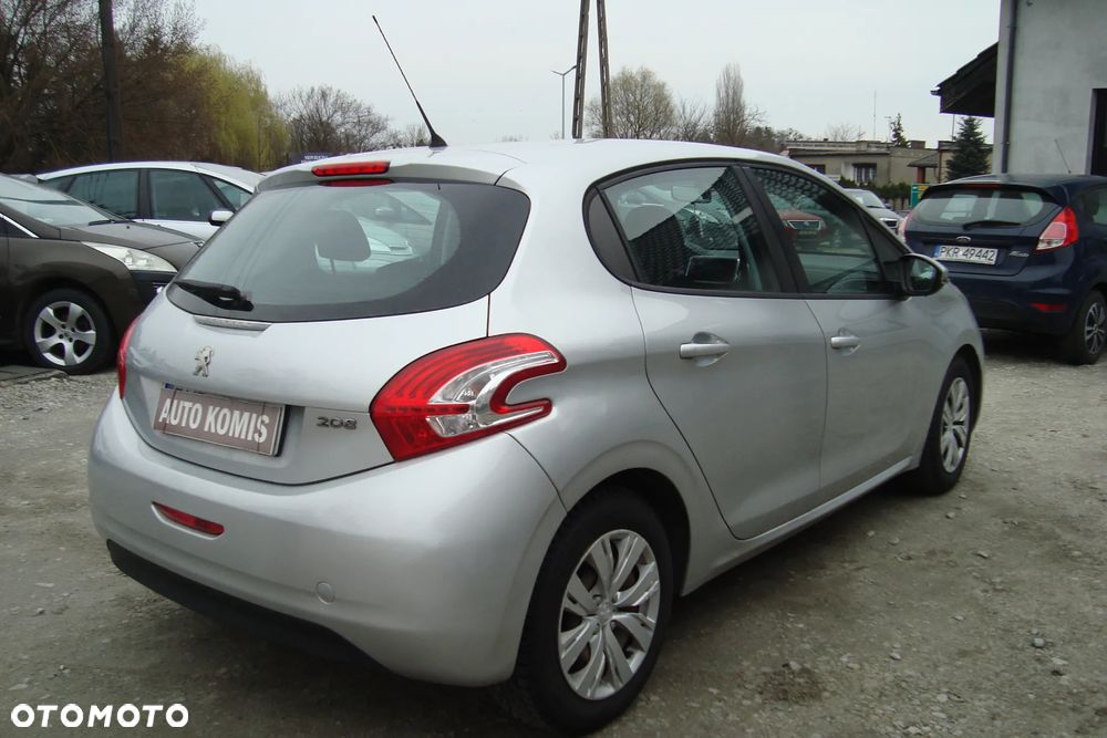 Peugeot 208 - 6