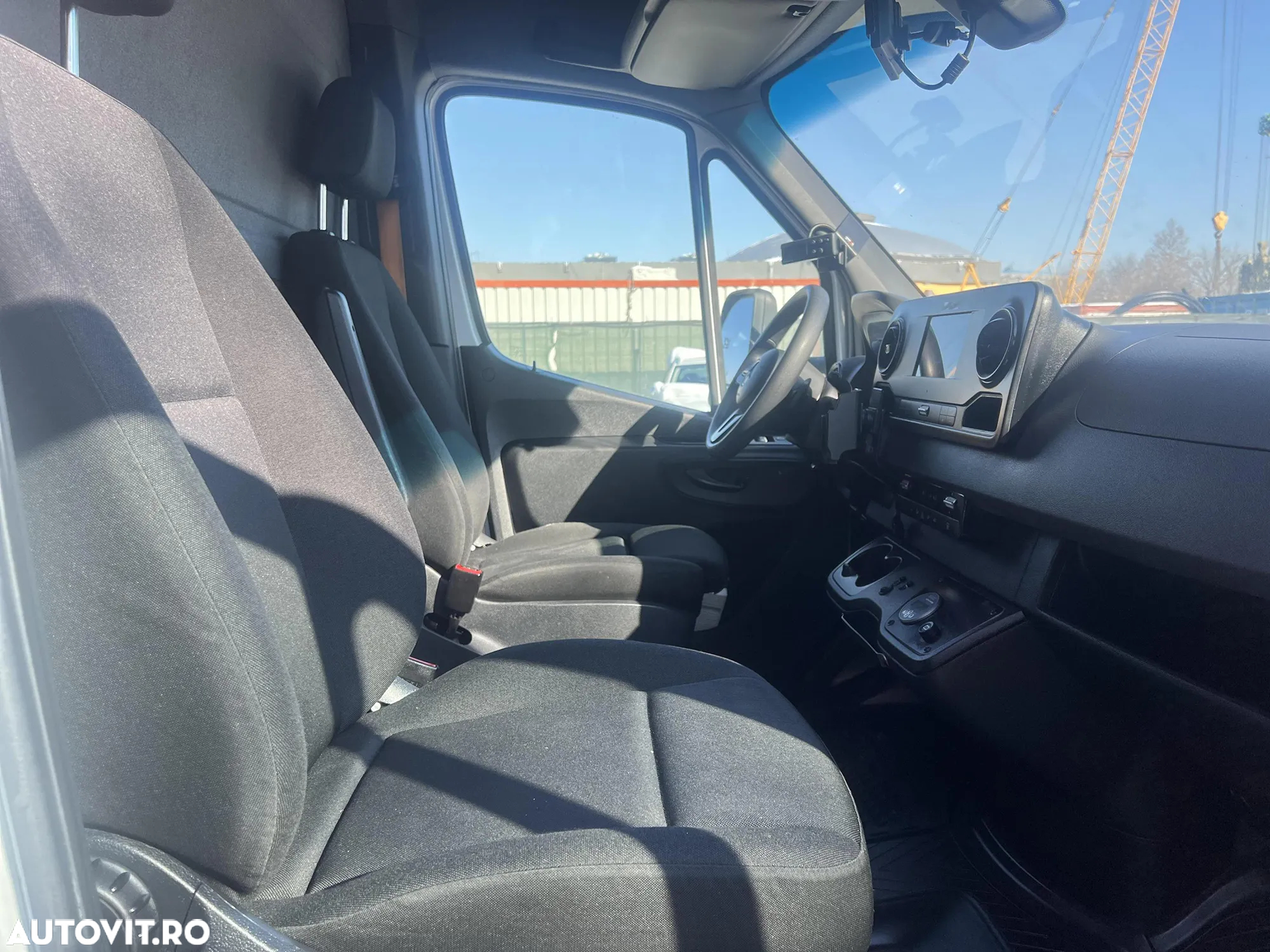 Mercedes-Benz Sprinter - 11